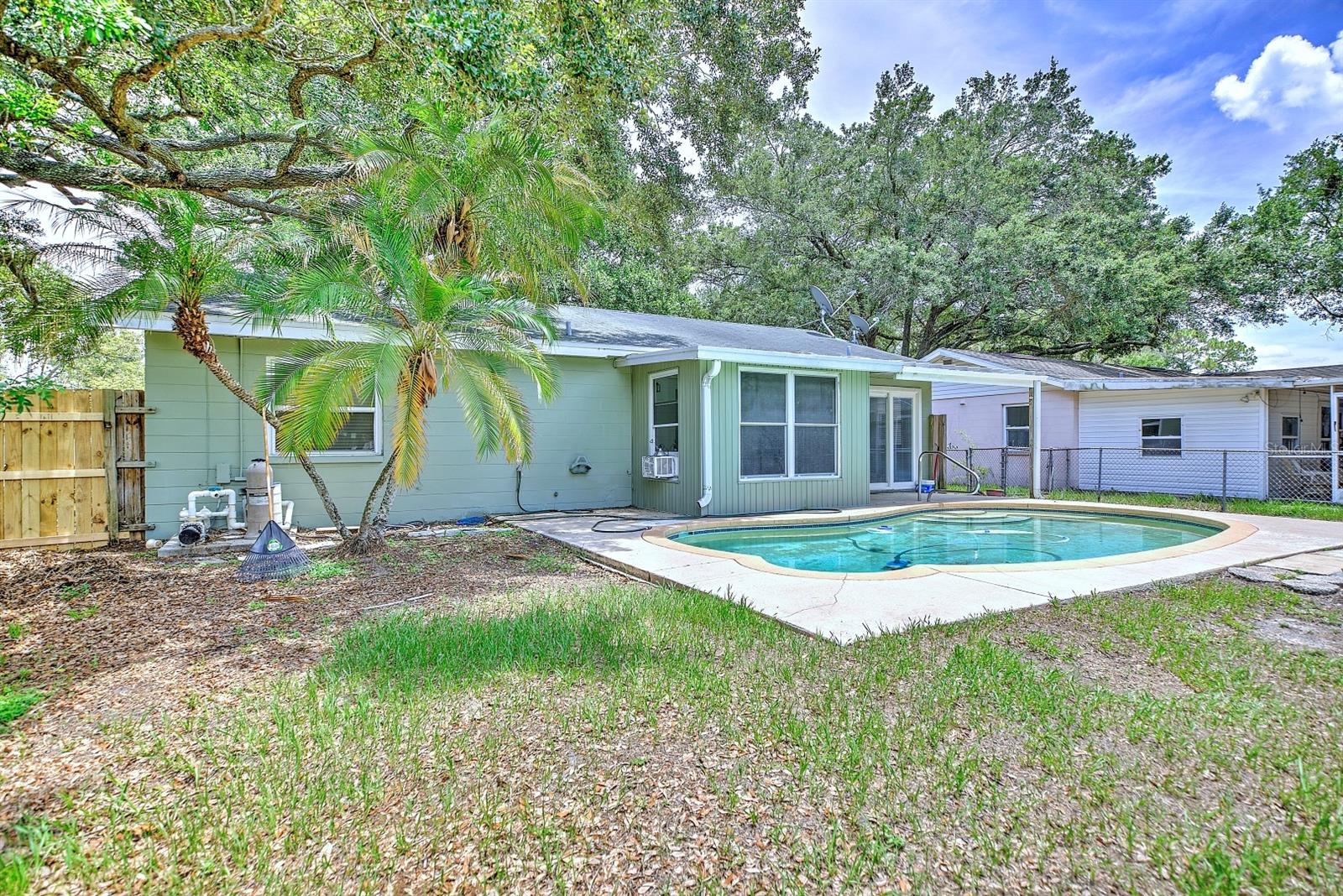 1245 Honeytree Ln E Ln E Property Photo 2