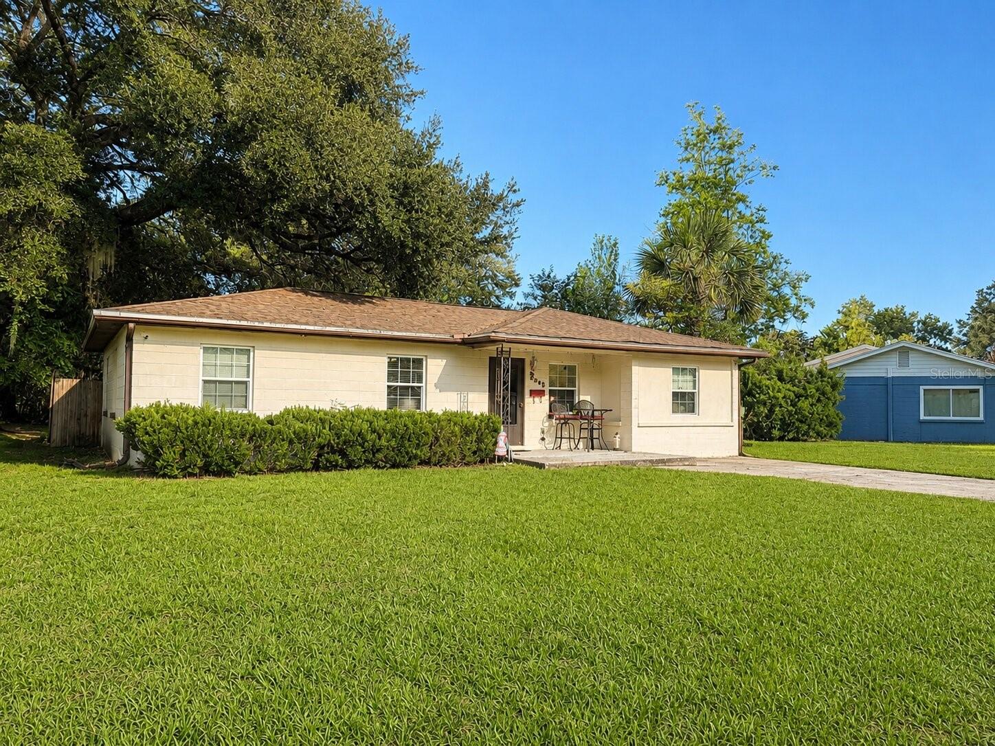3142 Henderson Cir W Property Photo 1