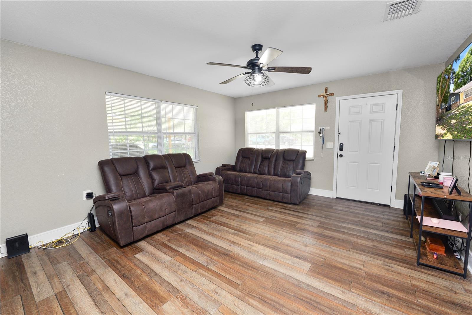 4561 David Dr Property Photo 3