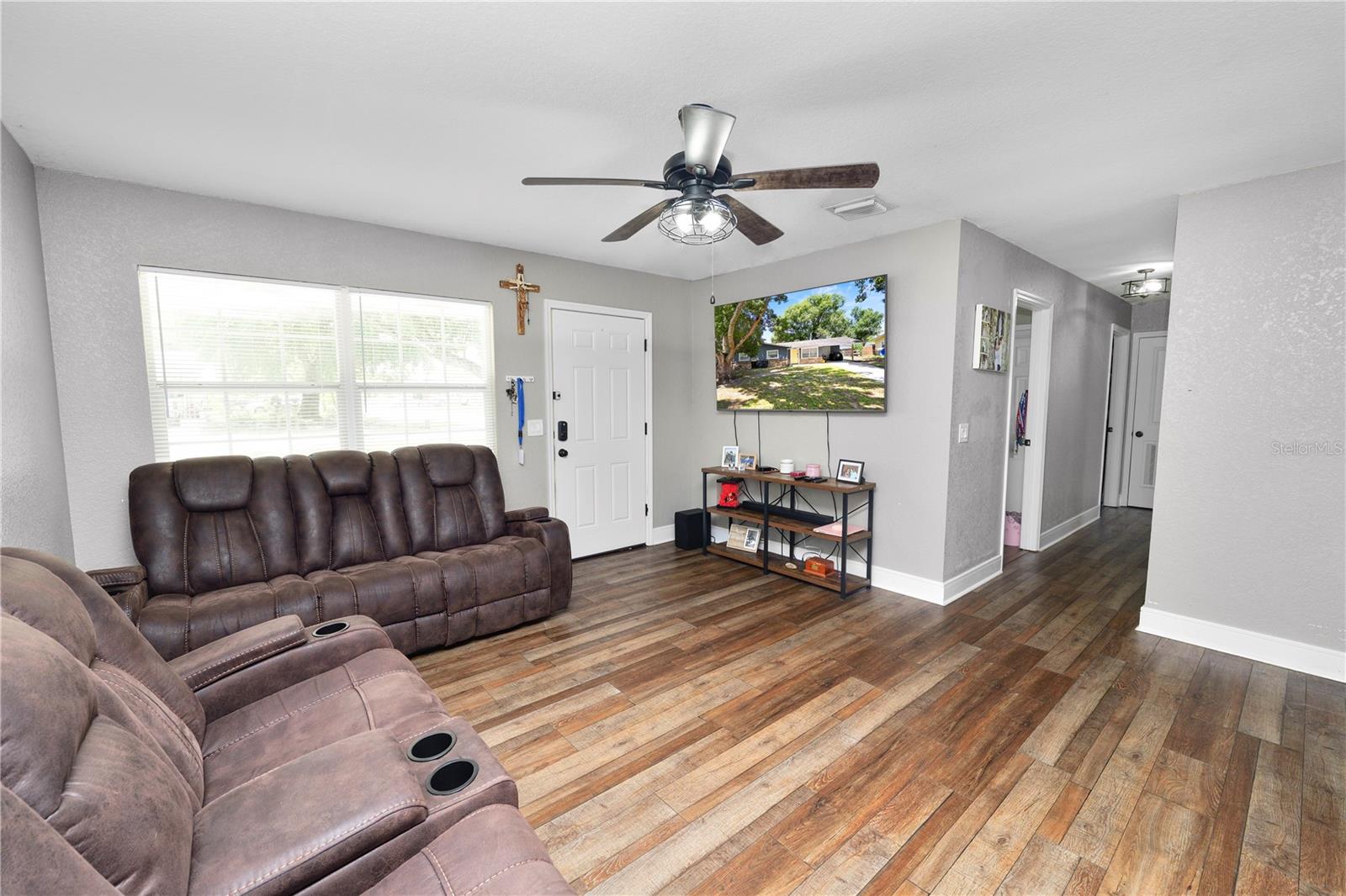 4561 David Dr Property Photo 4