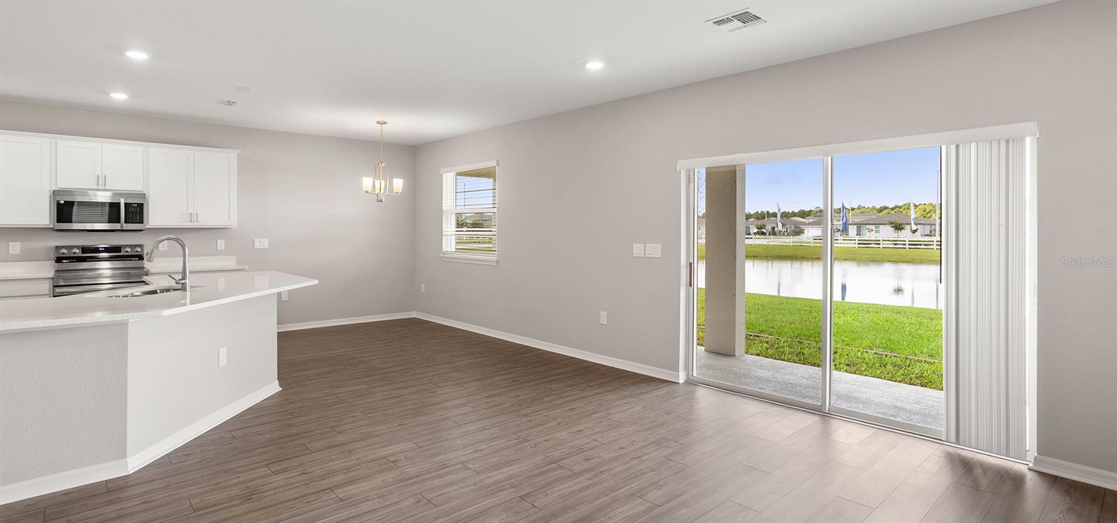 2820 San Marco Way E Property Photo 5