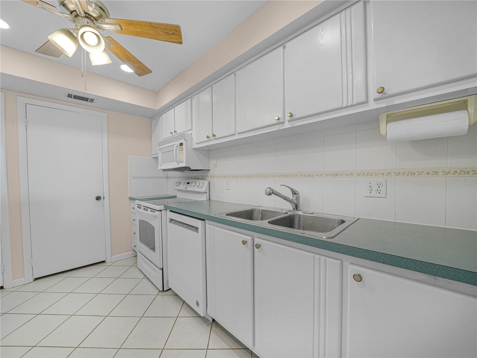 1130 N Lake Parker Ave #a308 Property Photo 10
