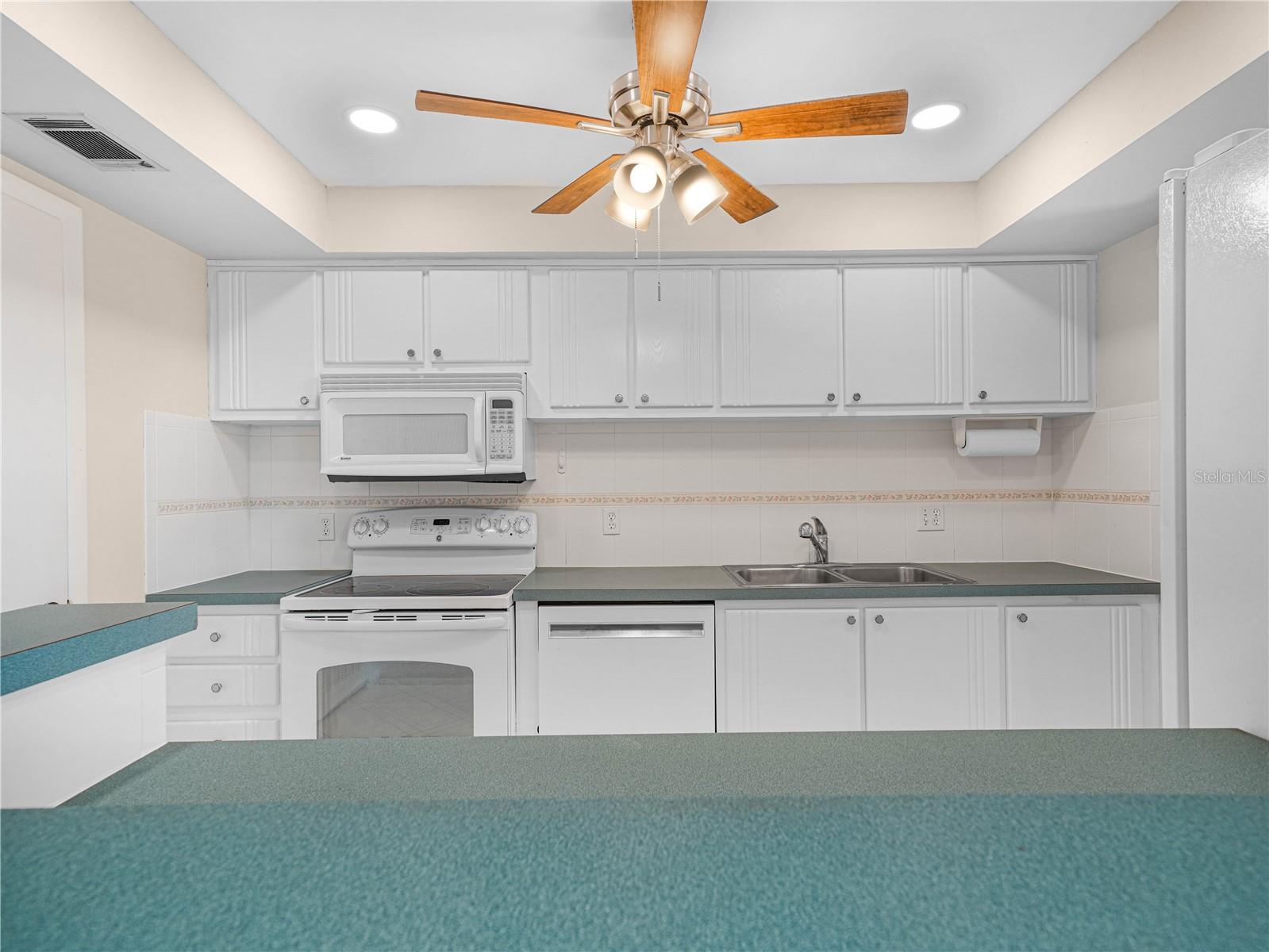 1130 N Lake Parker Ave #a308 Property Photo 12