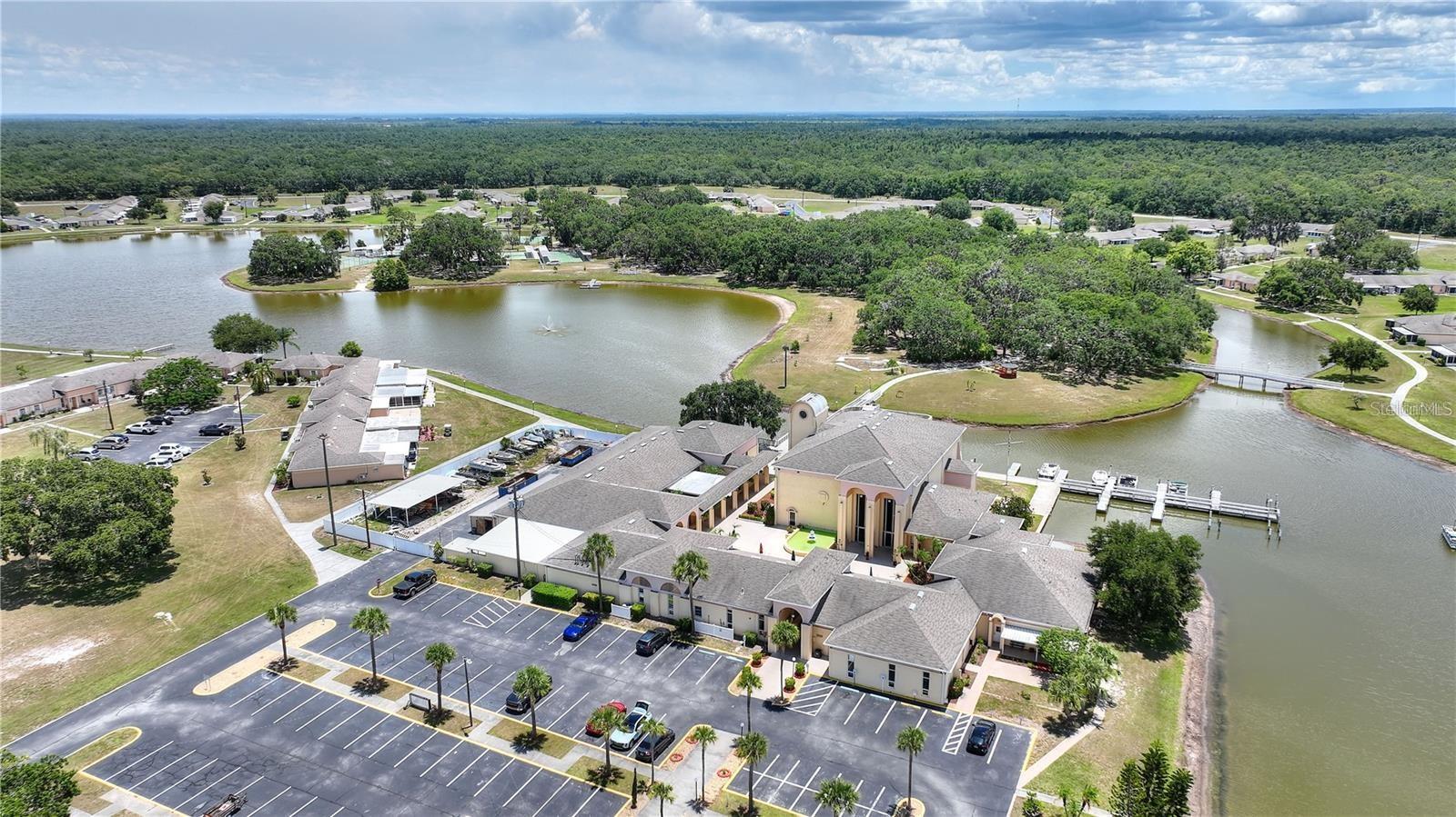 500 CLUB CIR #M Property Photo 1