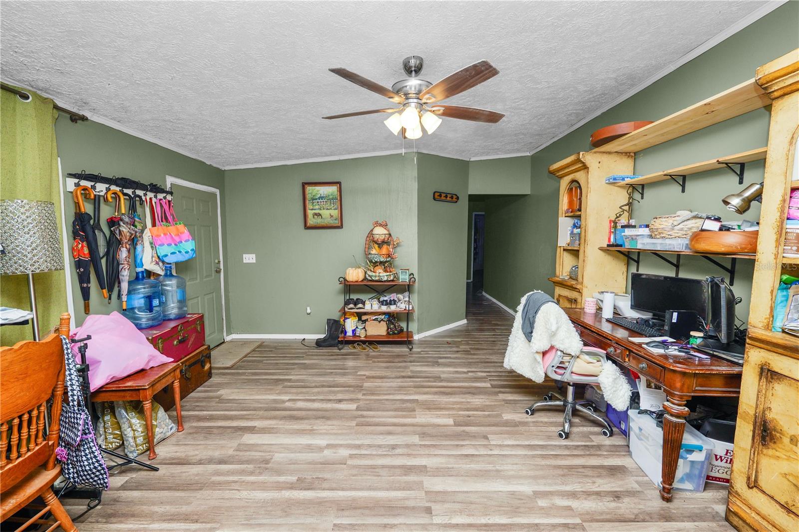 6236 Springwoods Ln Property Photo 4