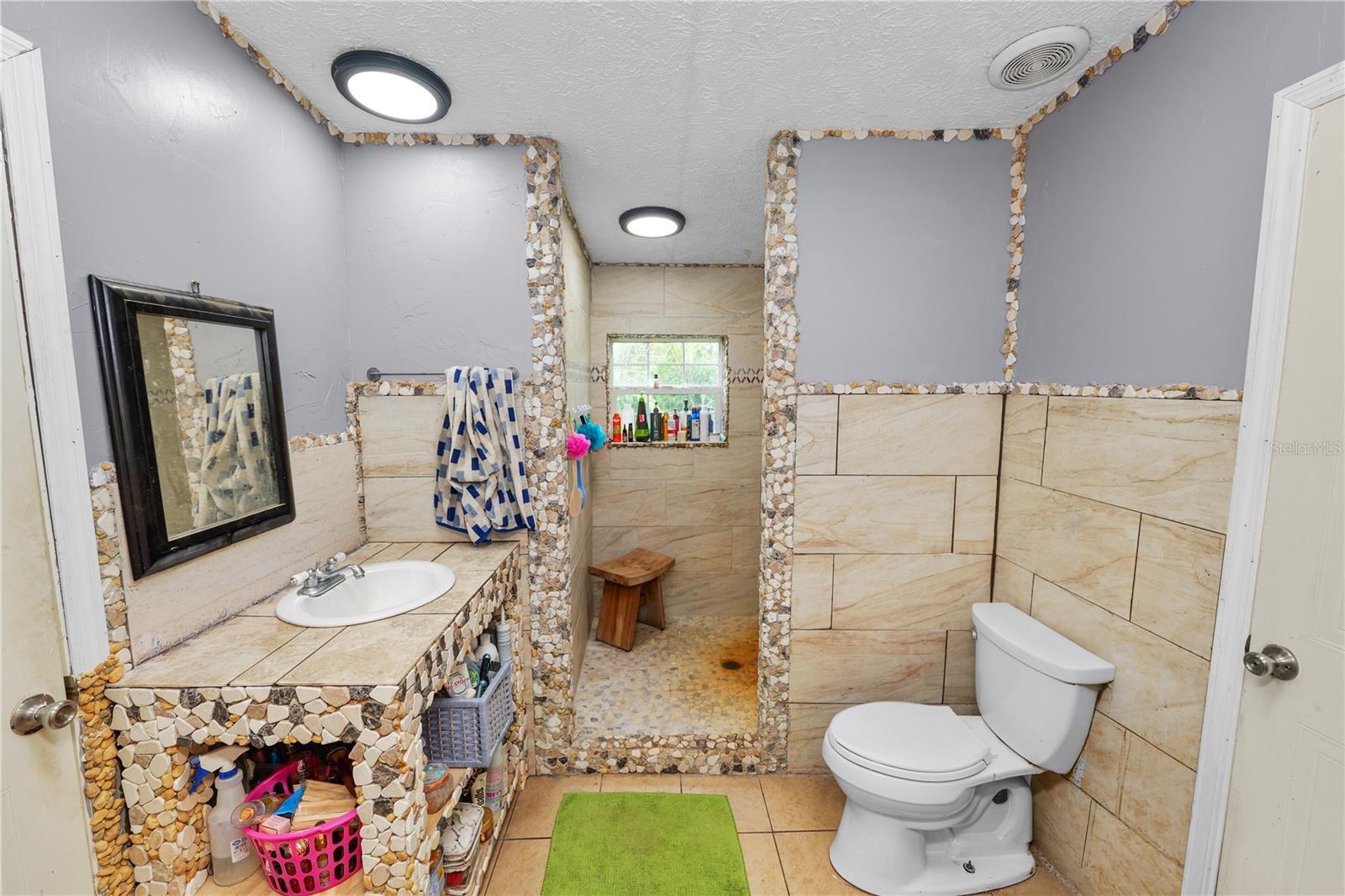 6236 Springwoods Ln Property Photo 12