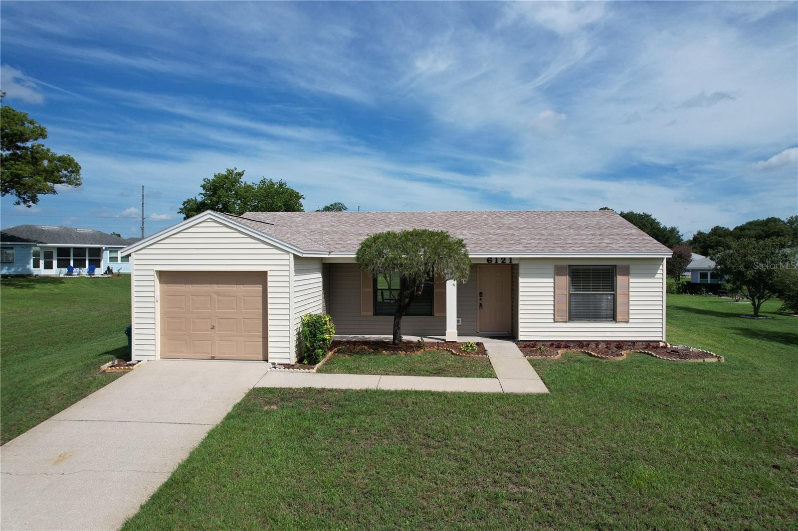 6121 Kittiwake Dr Property Photo 1