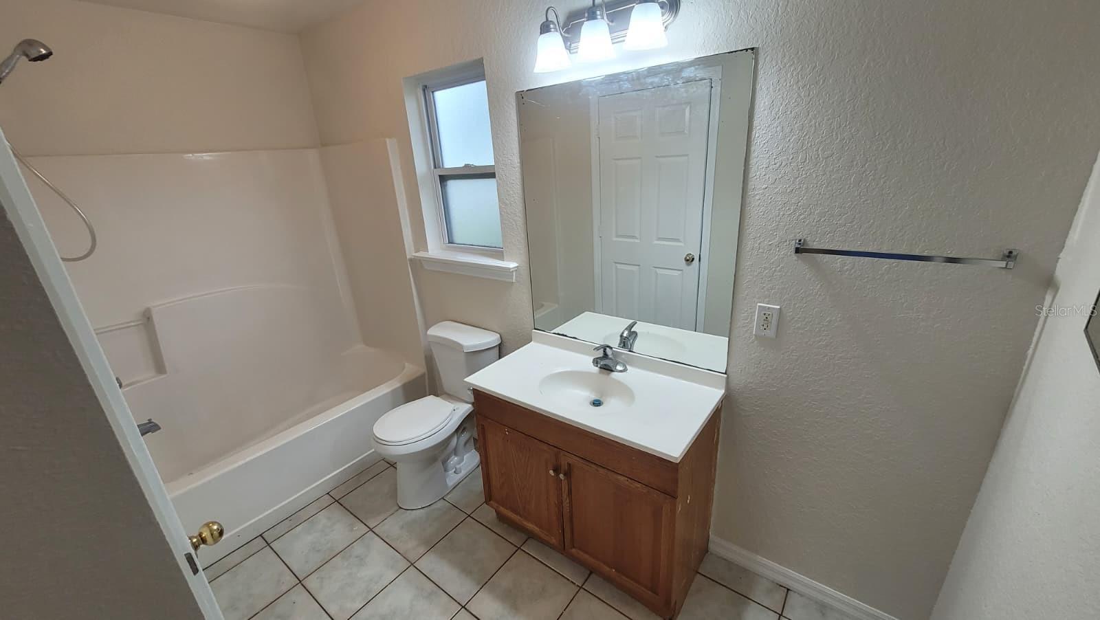L4963035 Property Photo 3