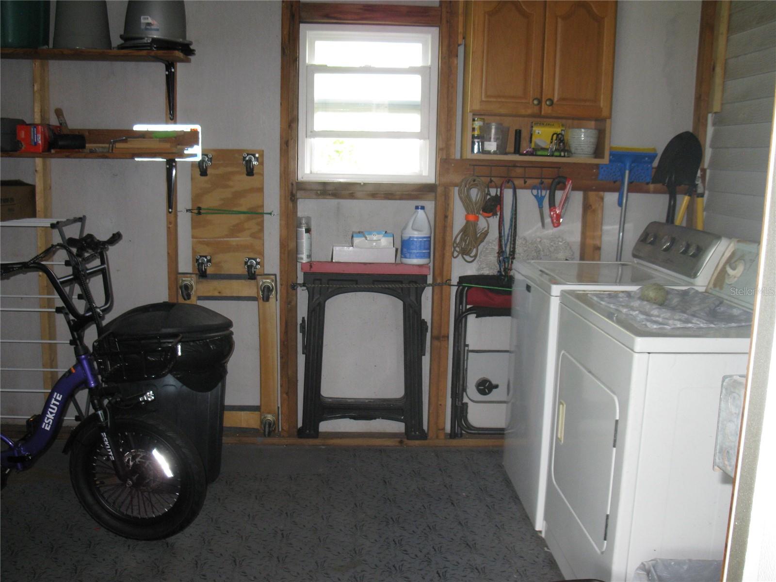 326 Victoria Dr Property Photo 4