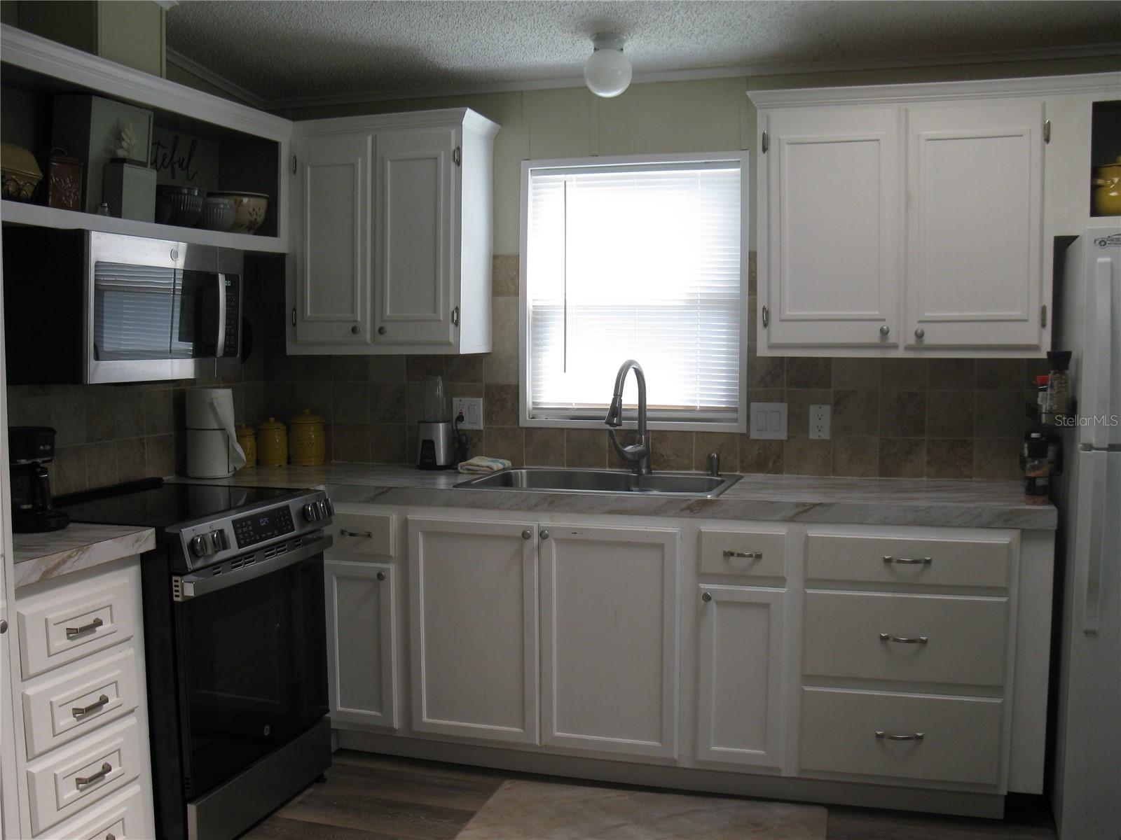 326 Victoria Dr Property Photo 10