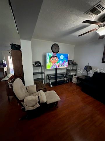 4325 Carolyn Way Property Photo 4