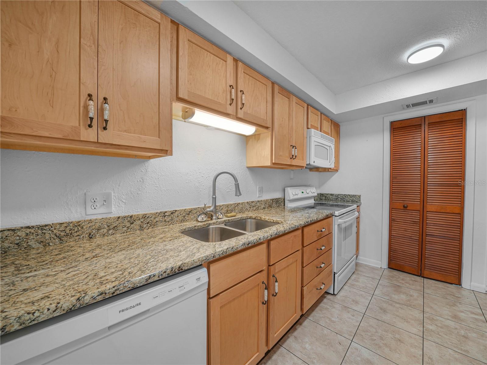 1130 N Lake Parker Ave #a301 Property Photo 6