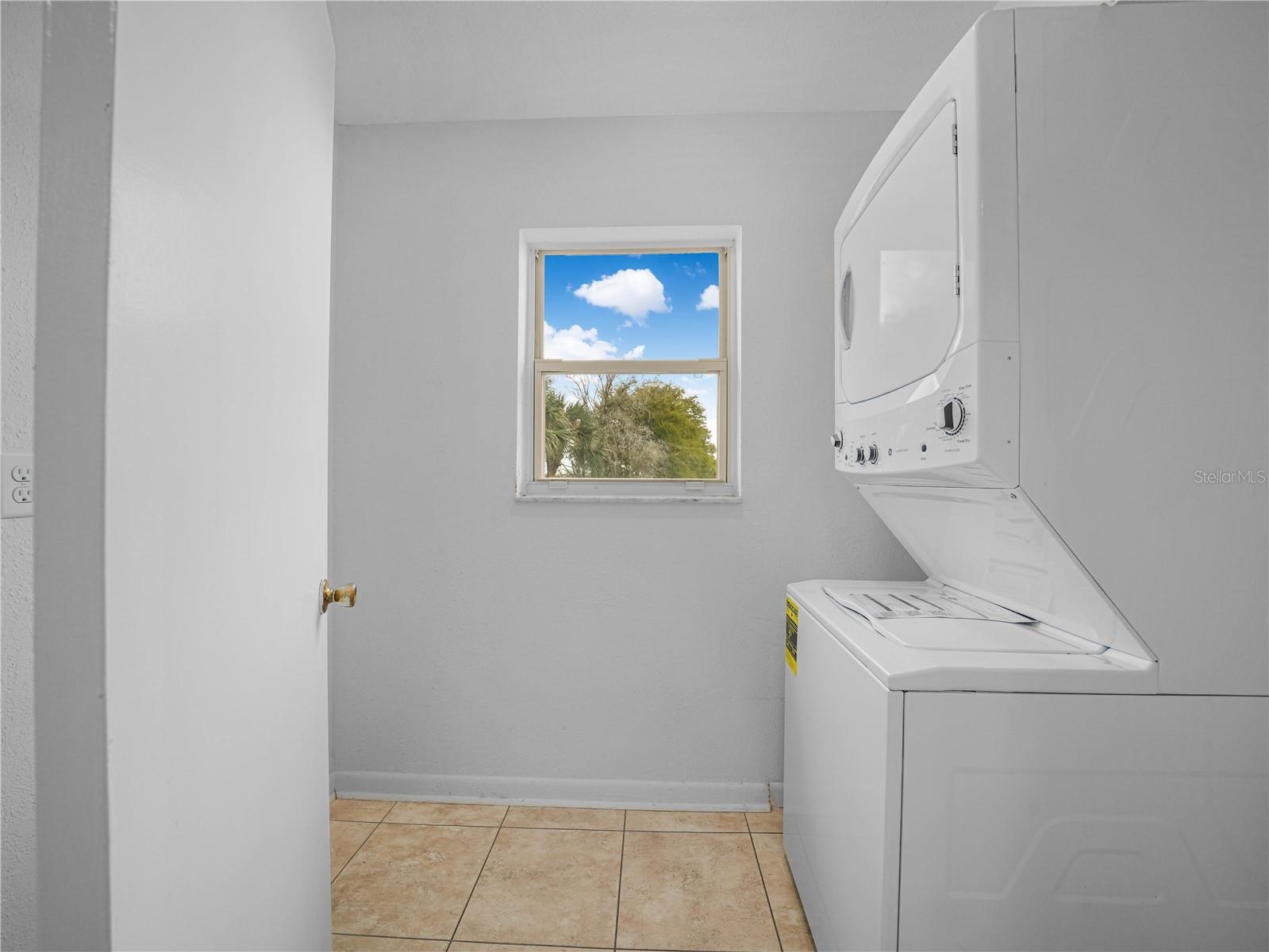 1130 N Lake Parker Ave #a301 Property Photo 8