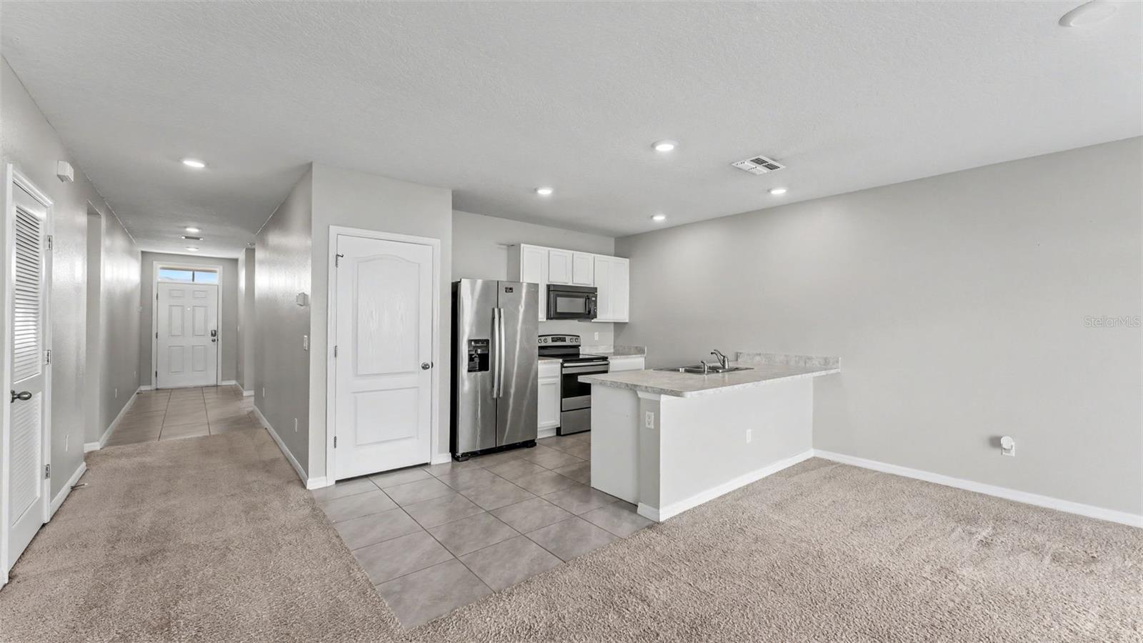 524 Burnham Cir Property Photo 6