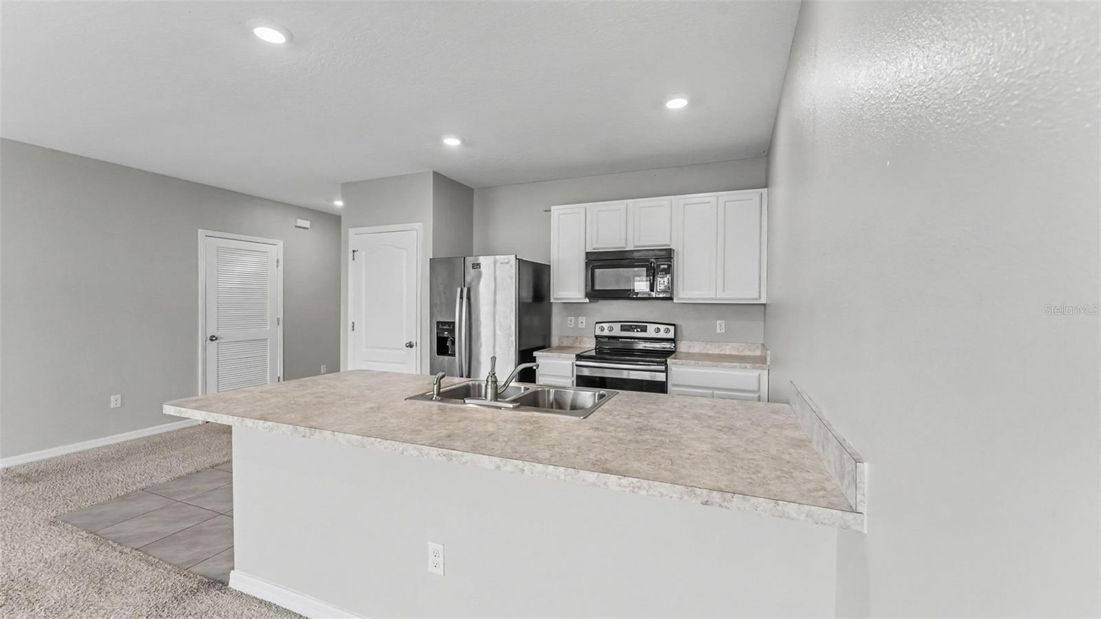 524 Burnham Cir Property Photo 7