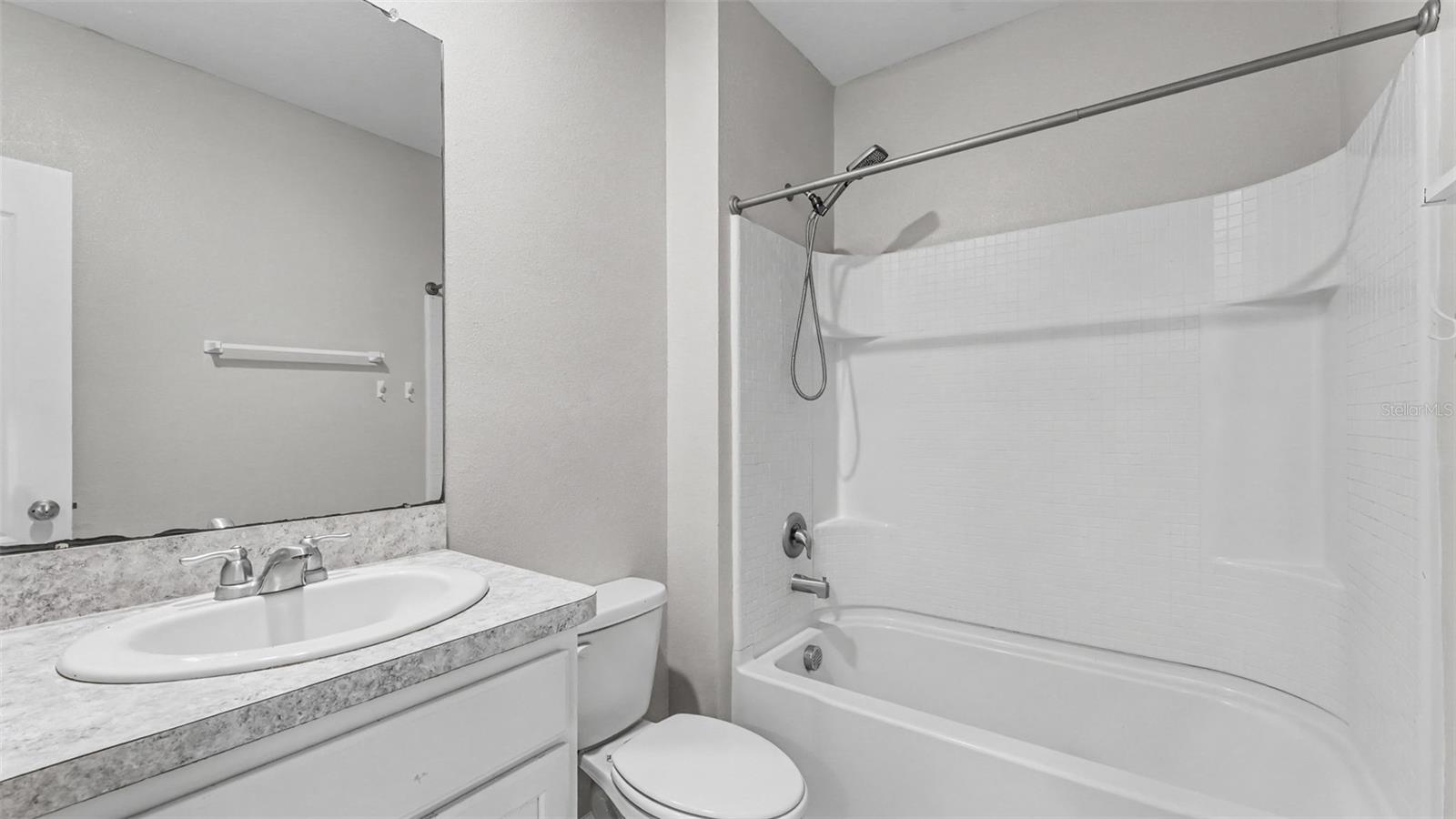 524 Burnham Cir Property Photo 15