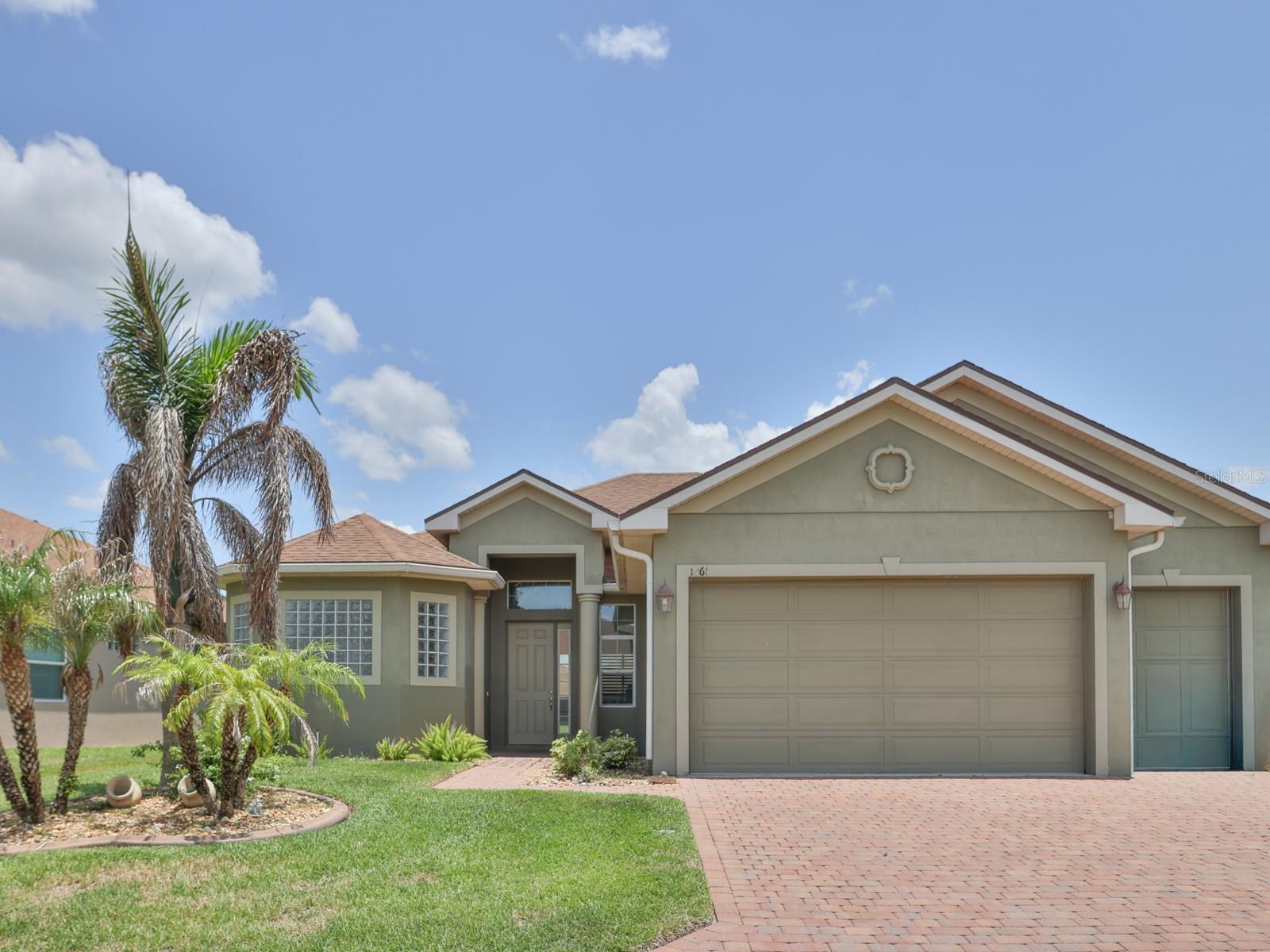 1061 Sawgrass Dr Property Photo 2