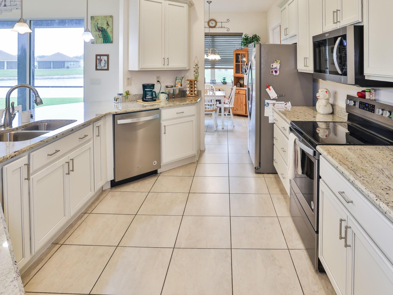 1061 Sawgrass Dr Property Photo 9