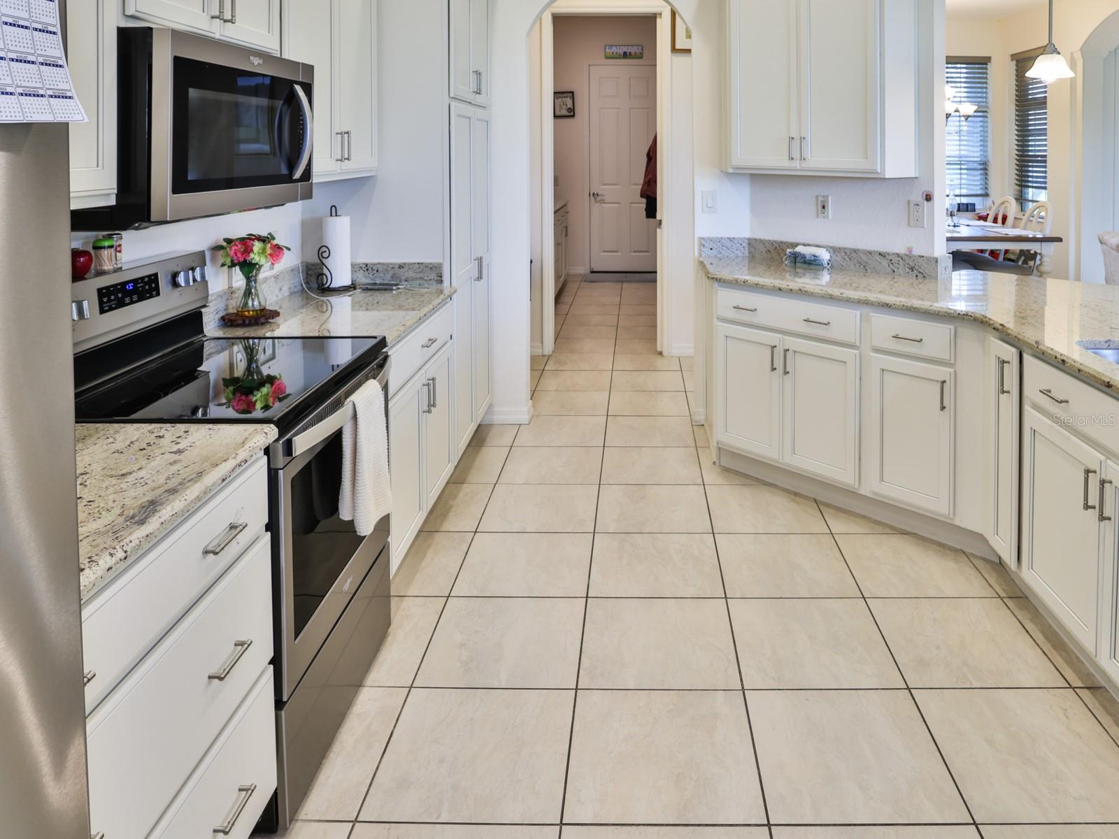 1061 Sawgrass Dr Property Photo 10