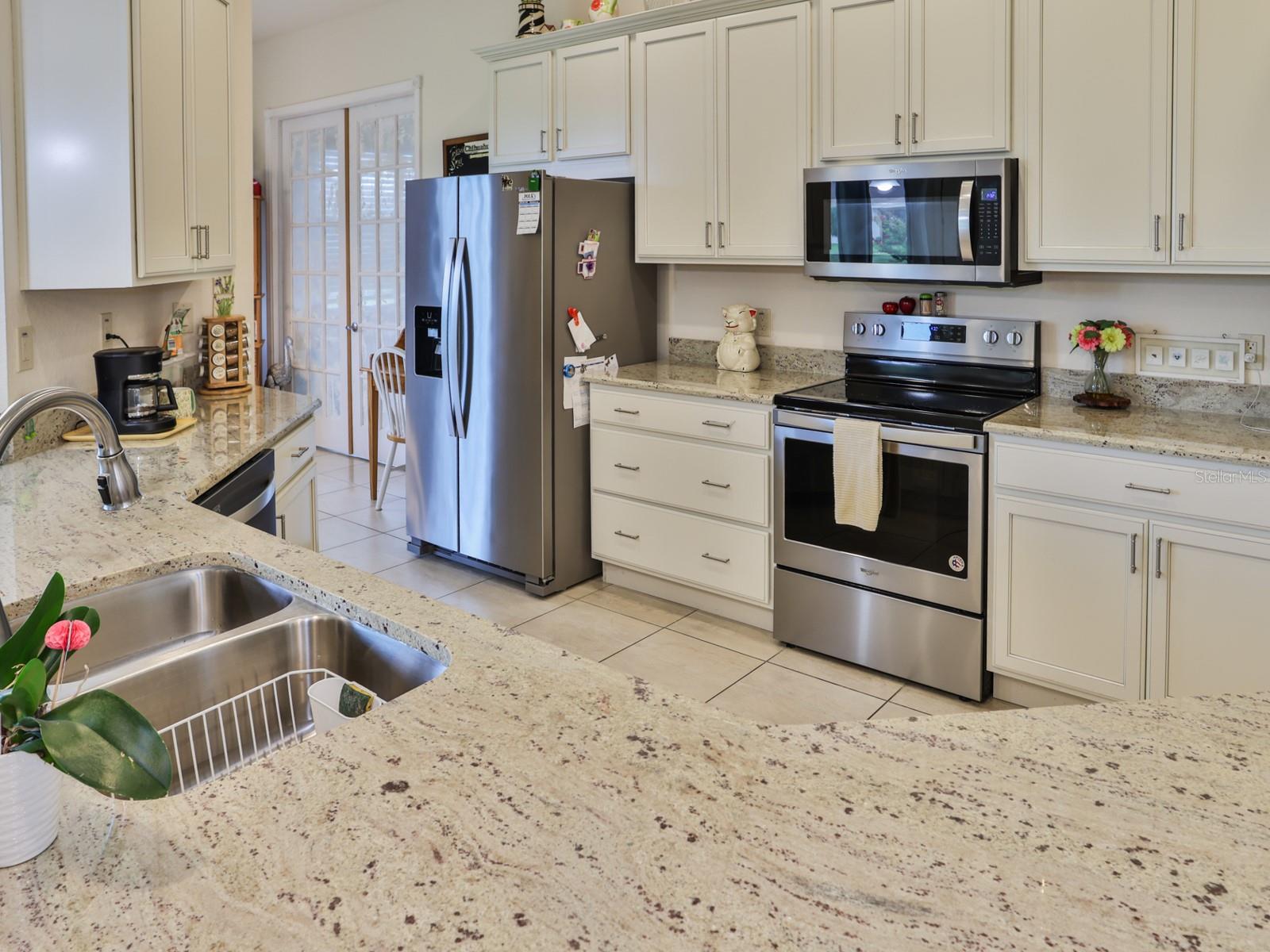 1061 Sawgrass Dr Property Photo 12
