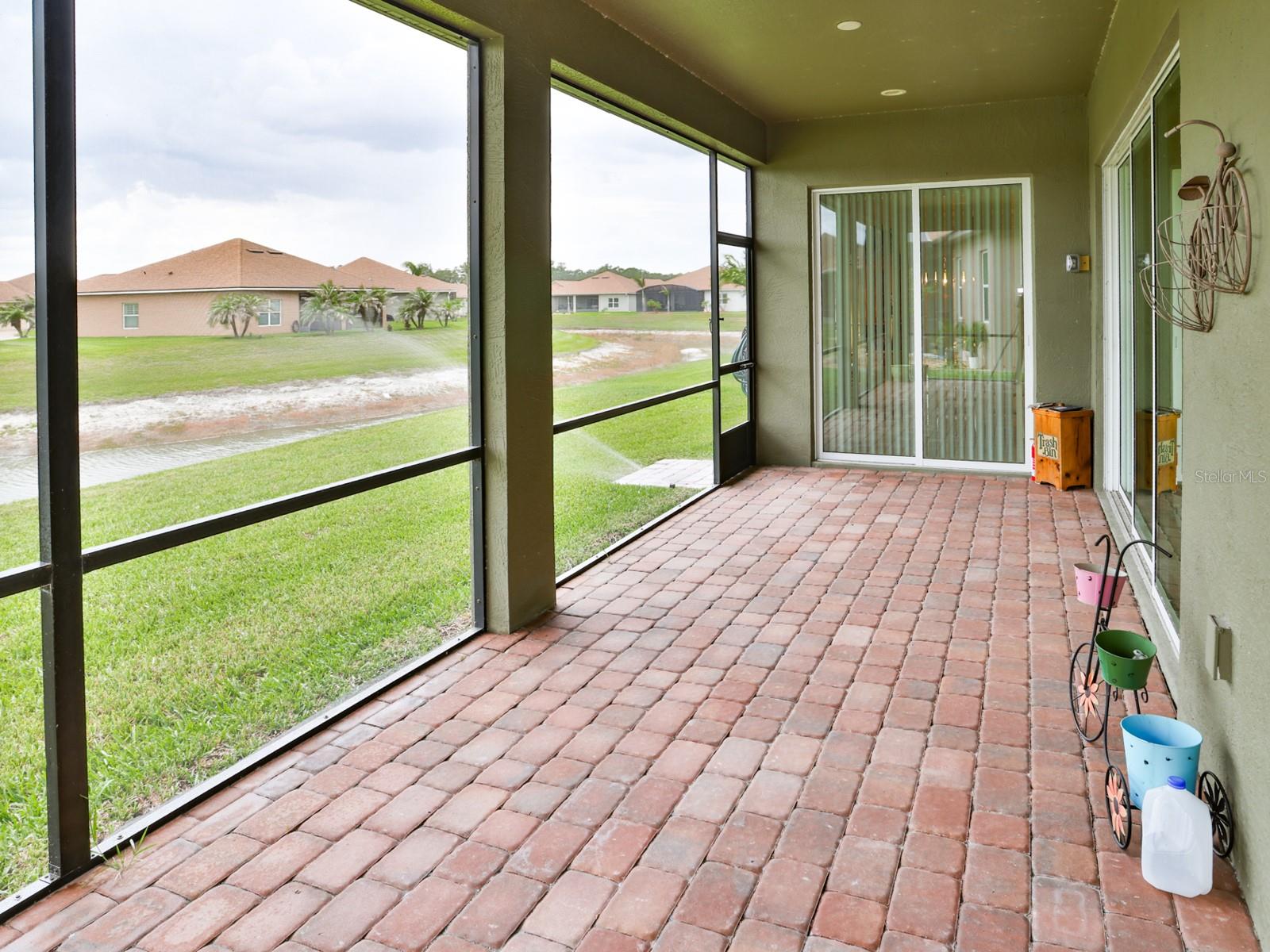 1061 Sawgrass Dr Property Photo 23