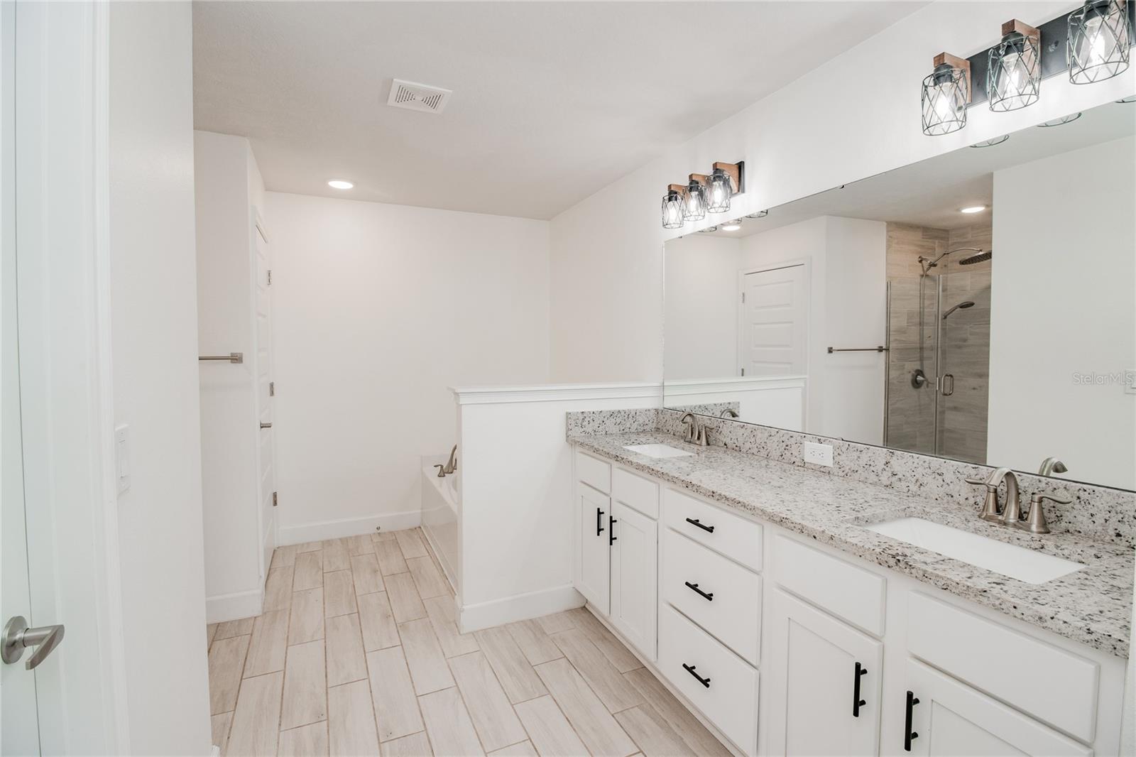 4820 Summit View Way Property Photo 16