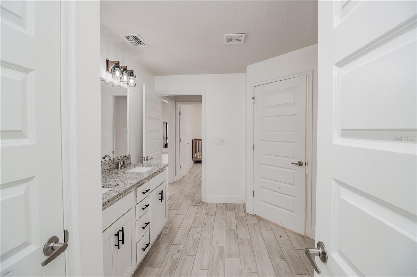 4820 Summit View Way Property Photo 23