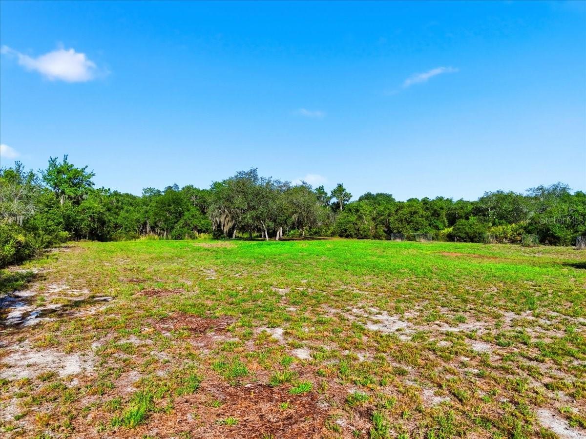 Deer Rd Property Photo 14