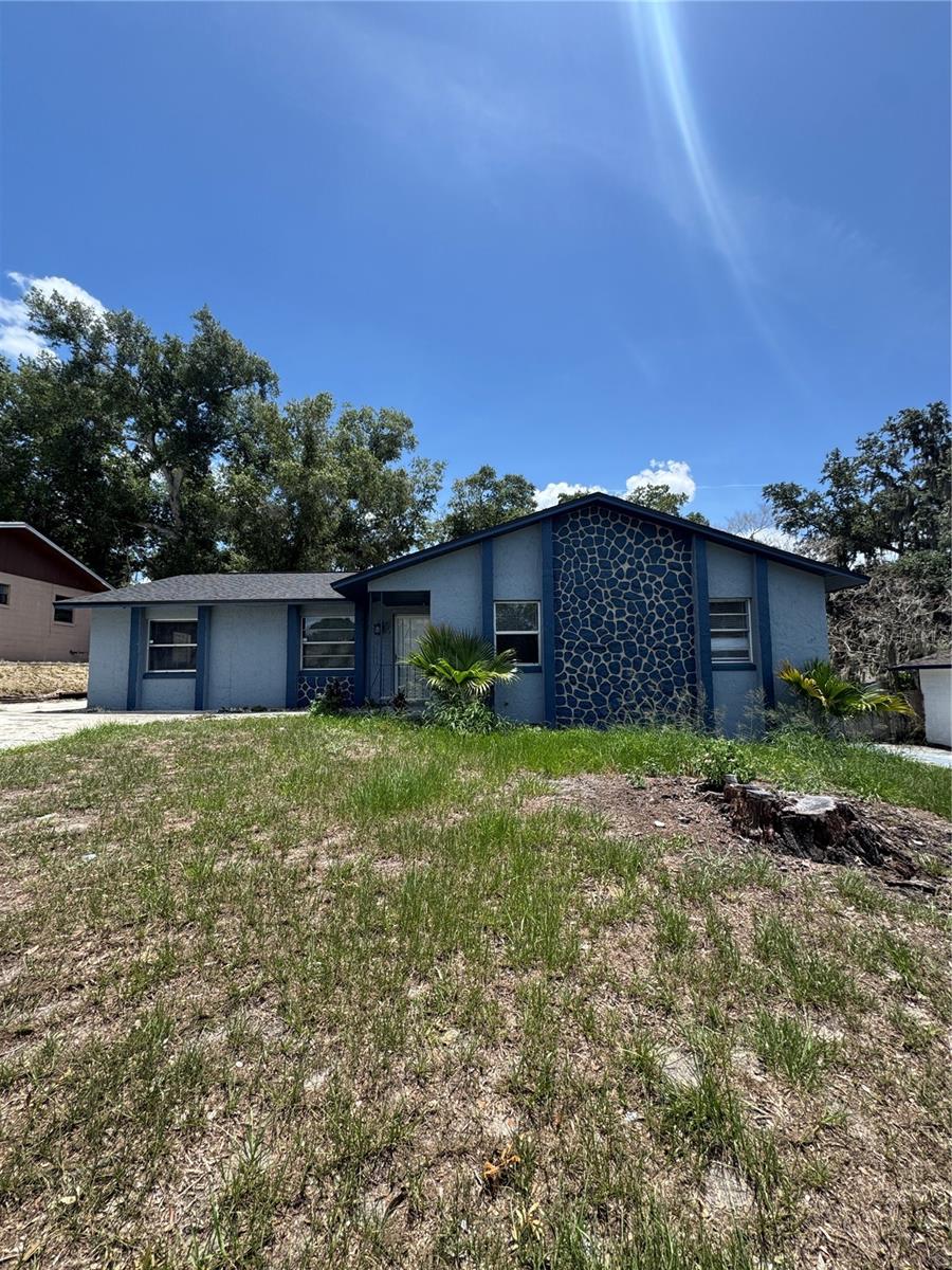 721 Greenleaf Ln Property Photo 1