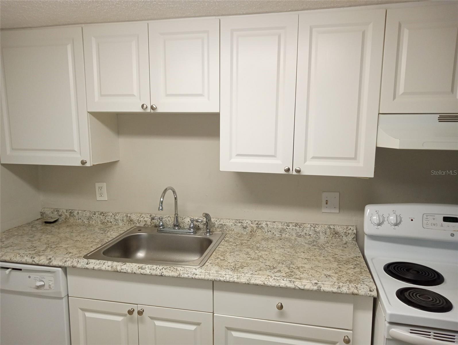 6918 Trout St Property Photo 5