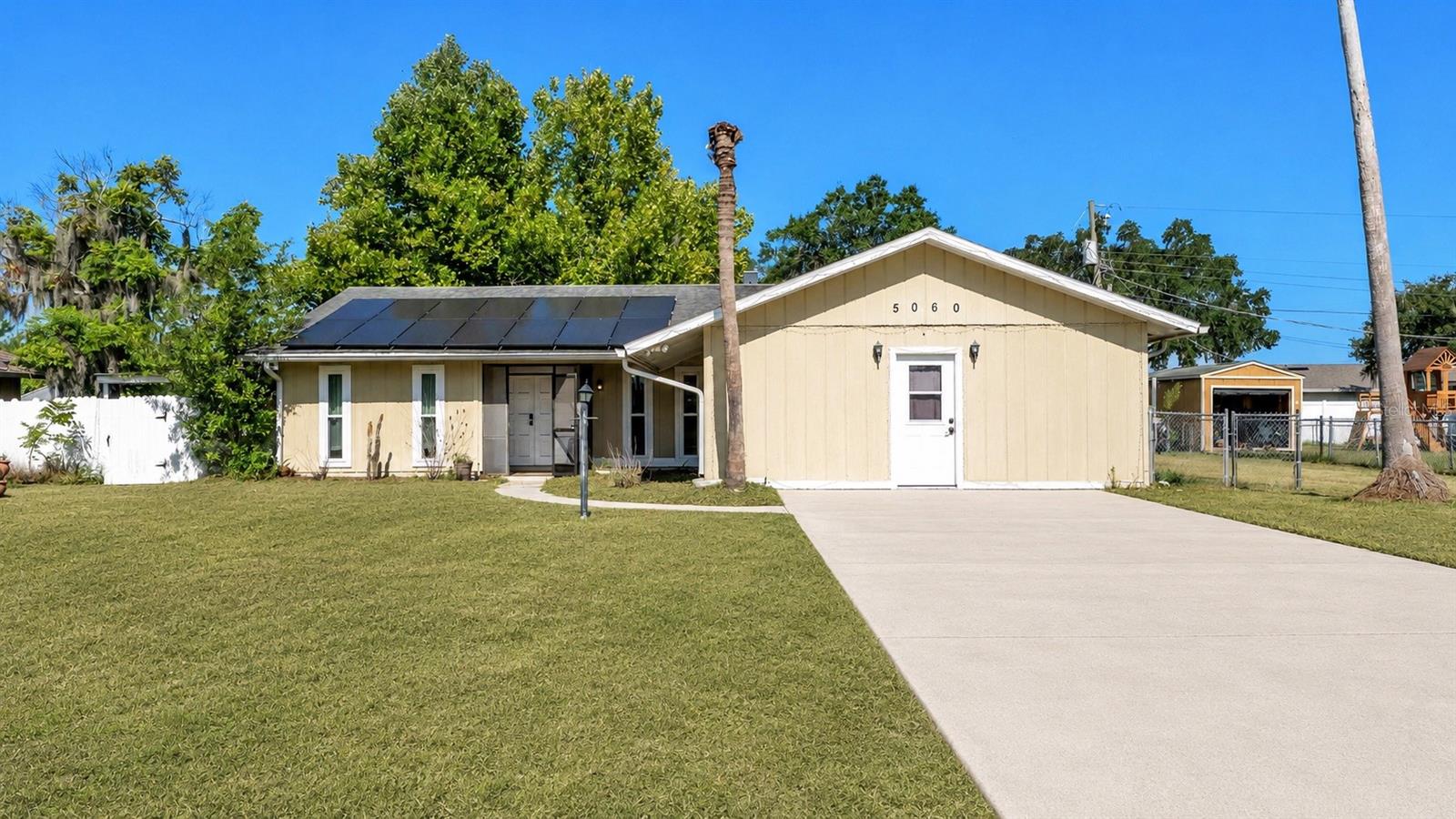 5060 Starling Dr Property Photo 1