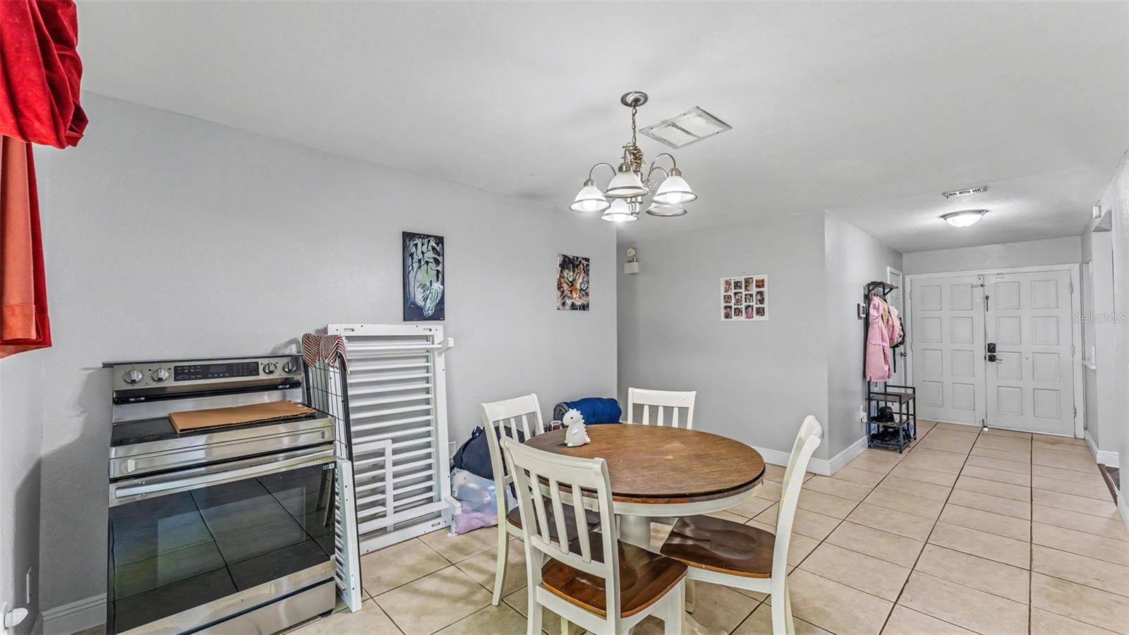 5060 Starling Dr Property Photo 8