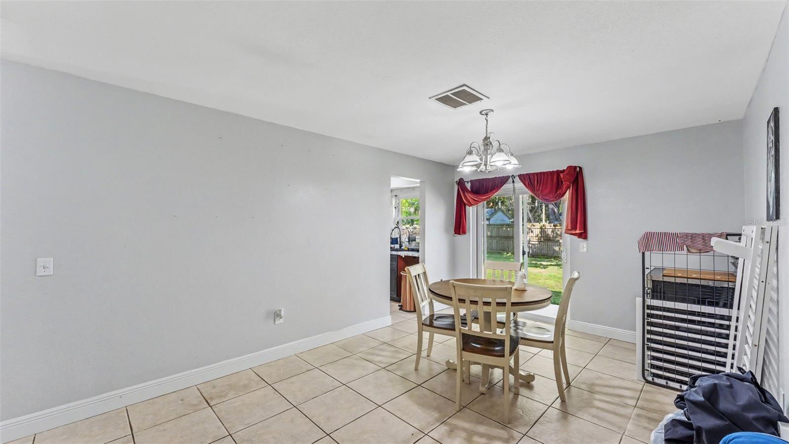 5060 Starling Dr Property Photo 10