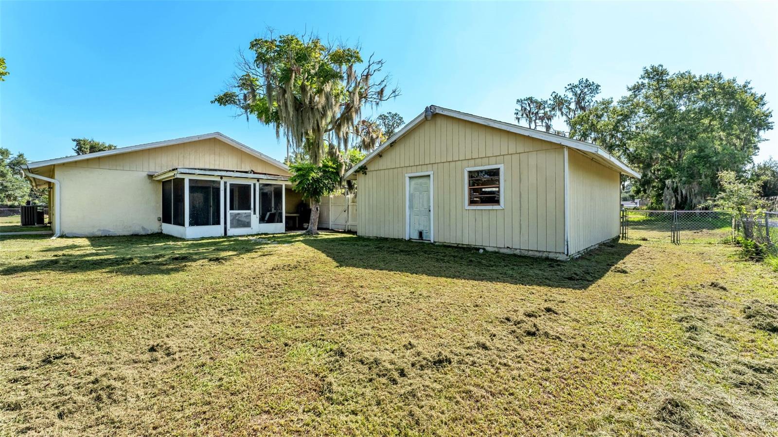 5060 Starling Dr Property Photo 37