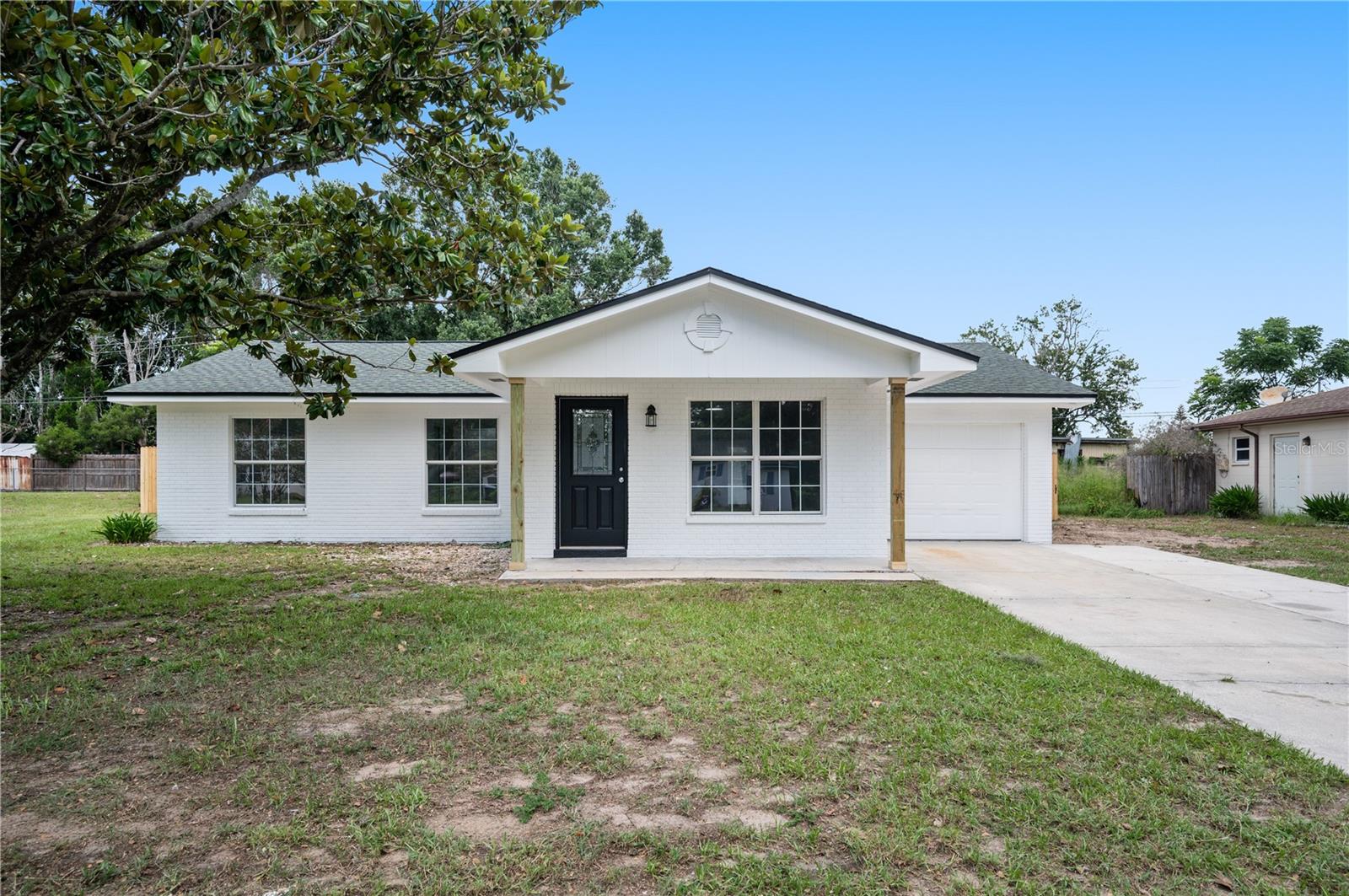 4052 LANA DR Property Photo 1
