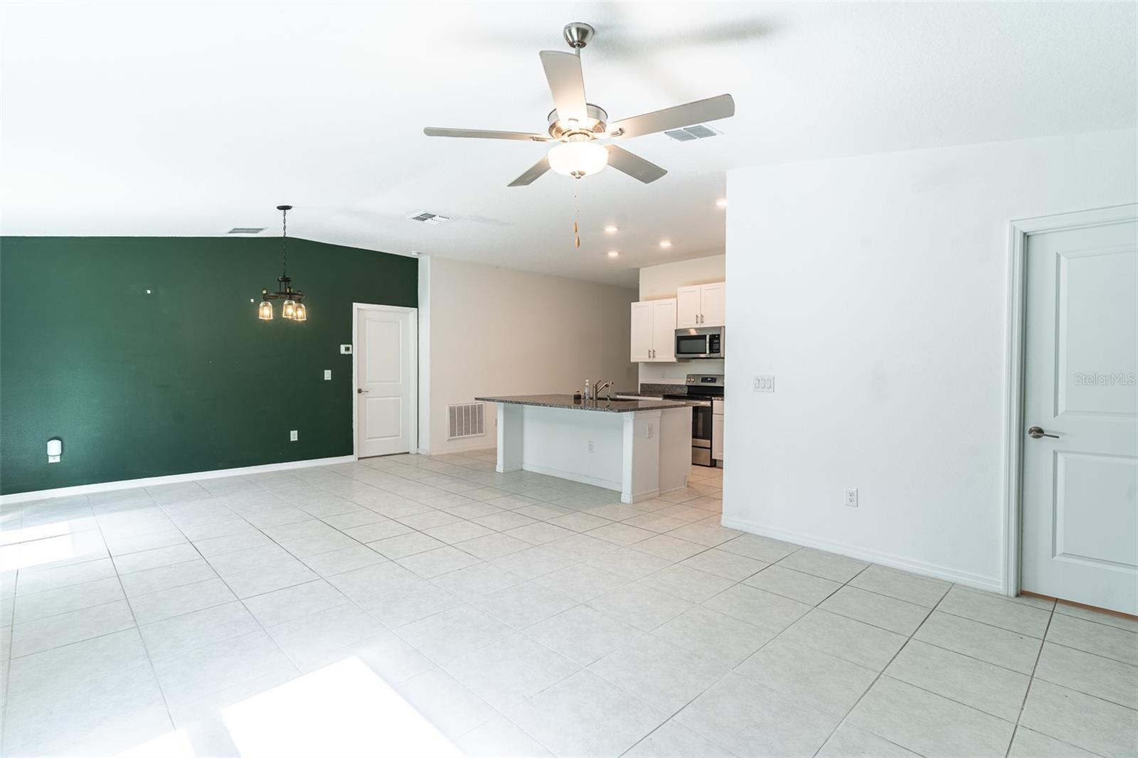 1863 Yellow Trl Property Photo 4
