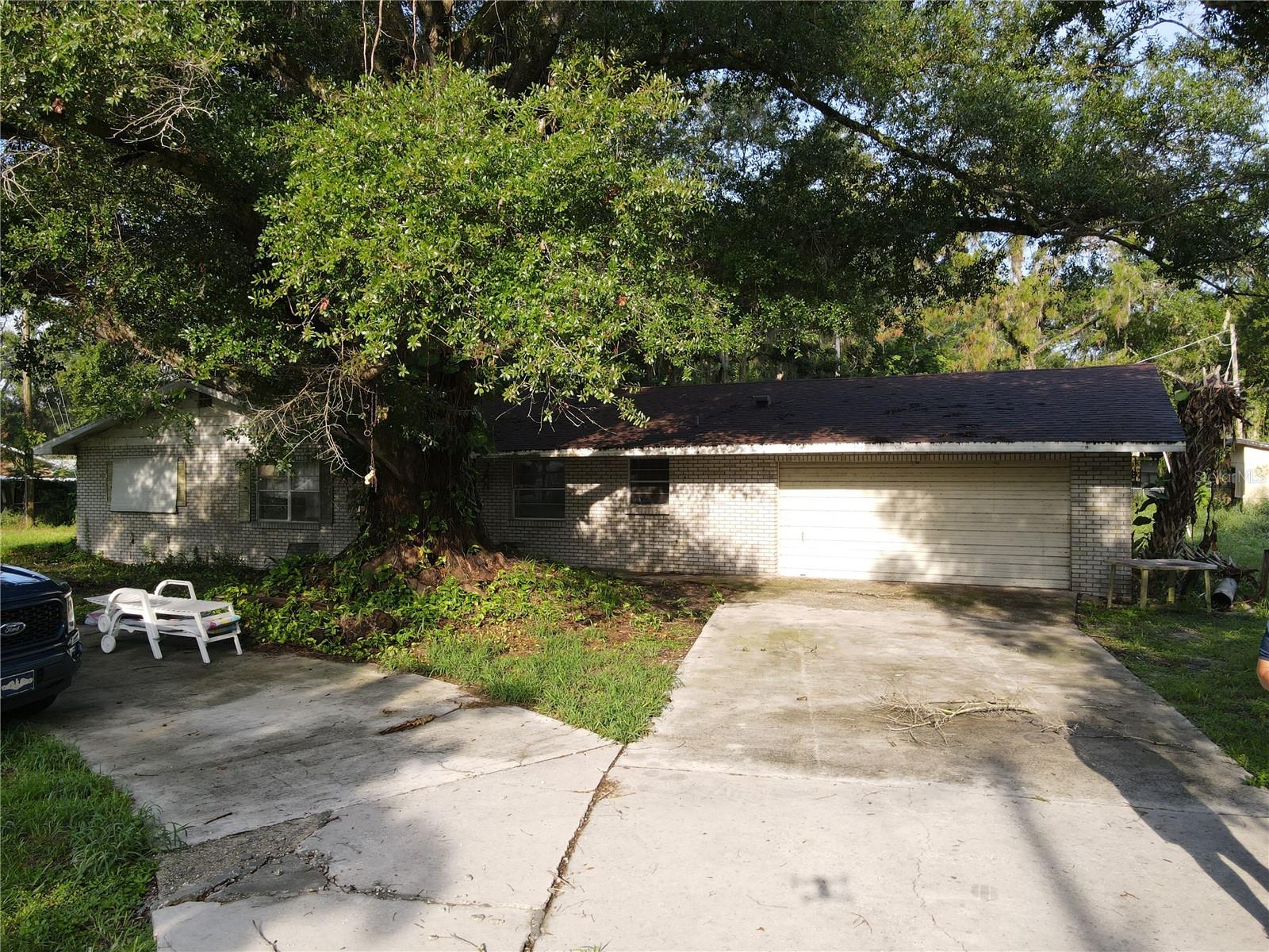 2420 Nelson St Property Photo 4