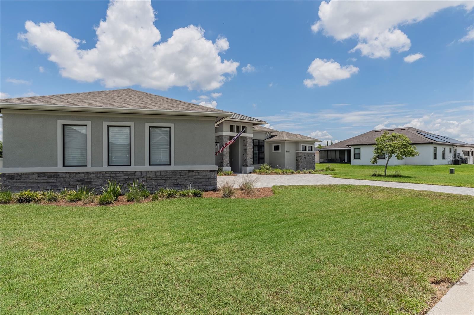 6545 Emerald Woods Ln Property Photo 3