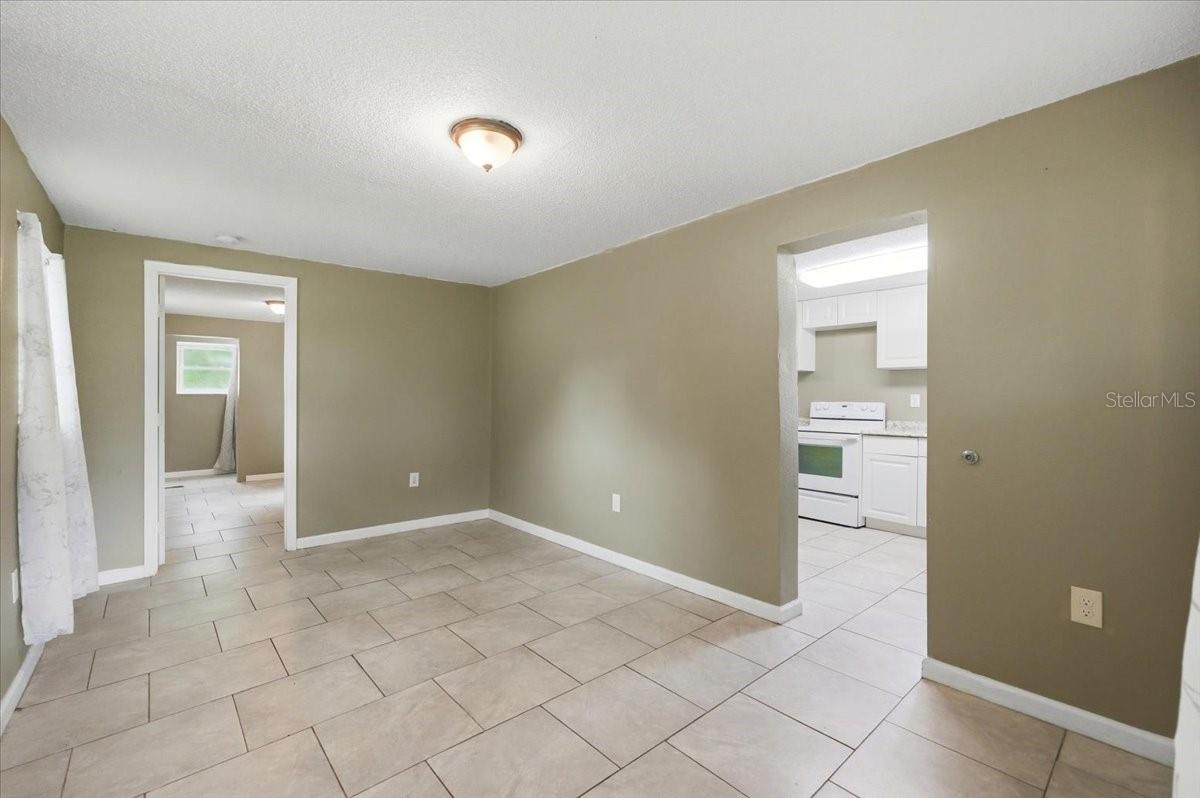 2418 Jungle St Property Photo 4