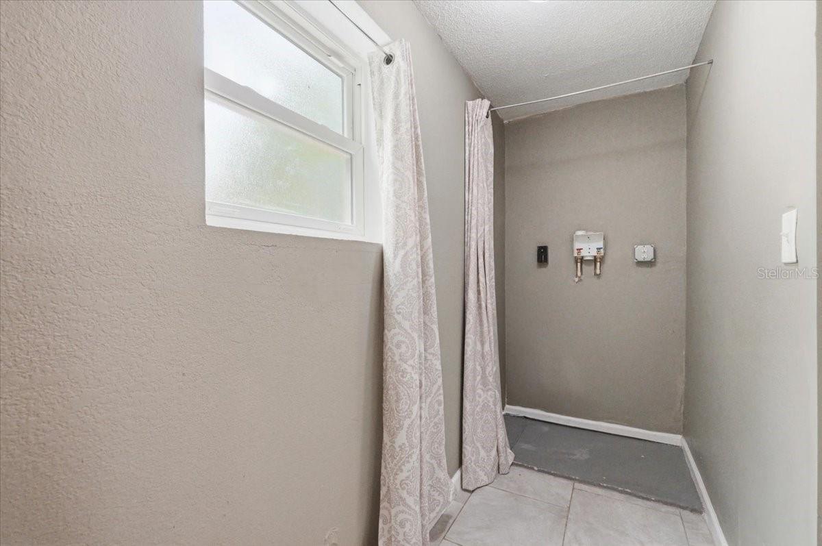 2418 Jungle St Property Photo 24