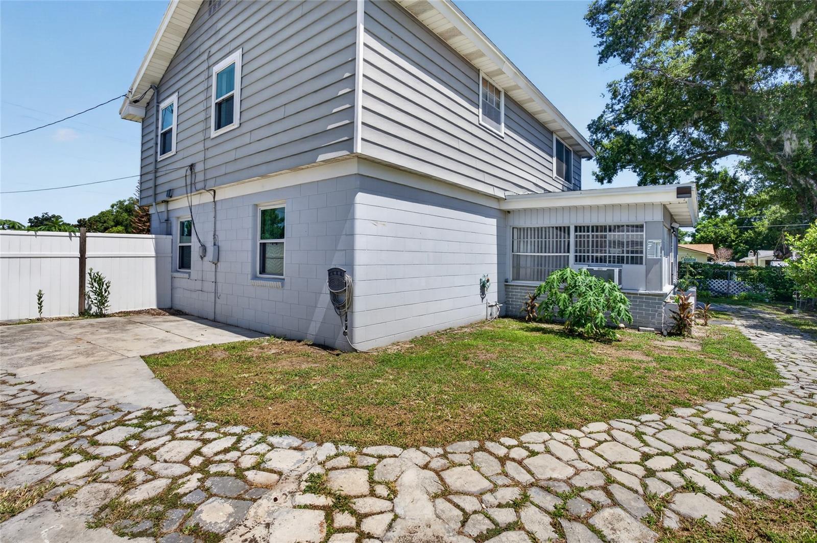 1500 Avenue G Ne Property Photo 59