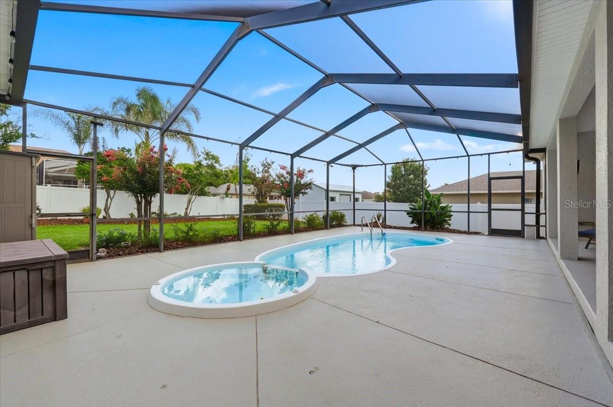 5618 Summerland Hills Dr Property Photo 3