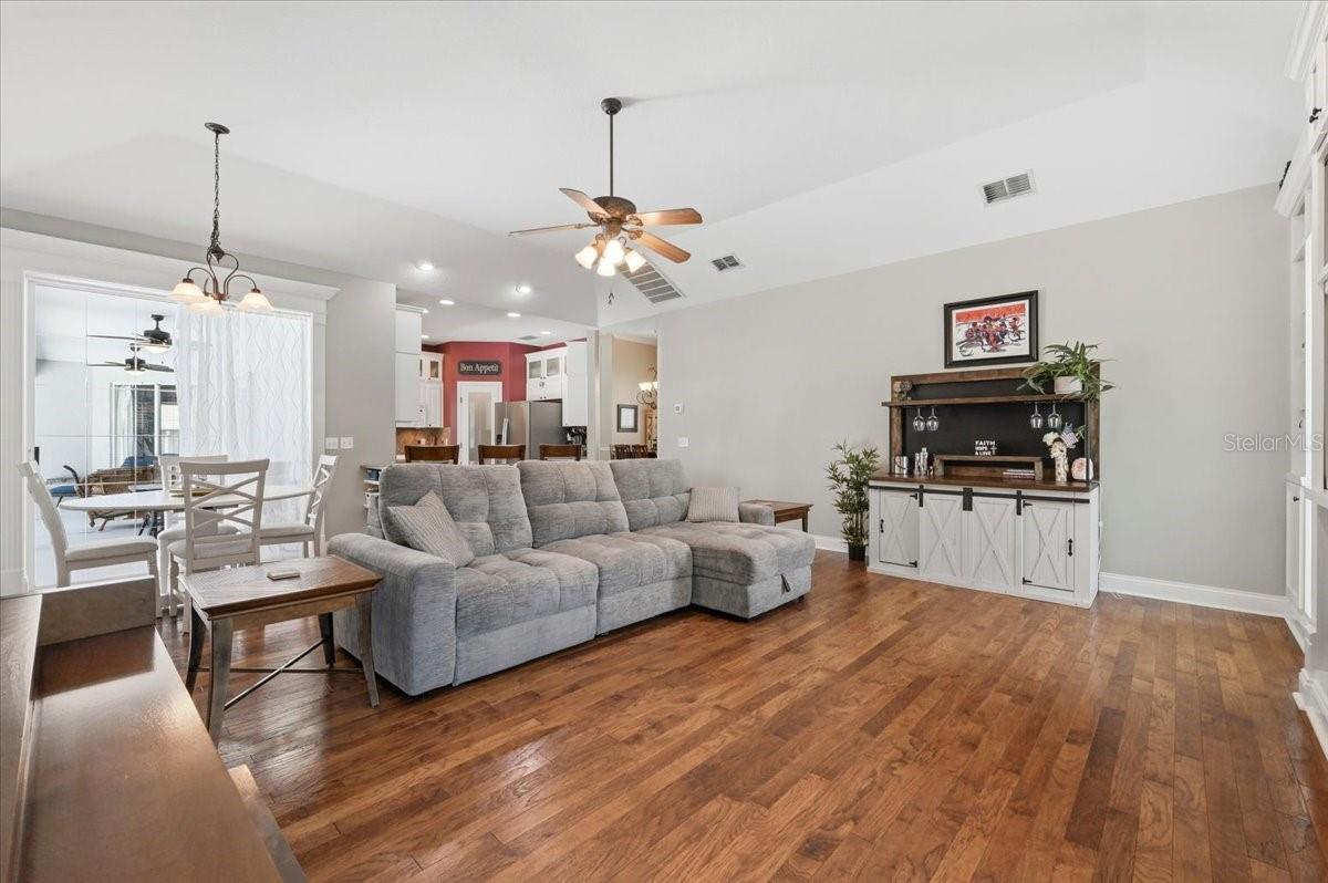 5618 Summerland Hills Dr Property Photo 8