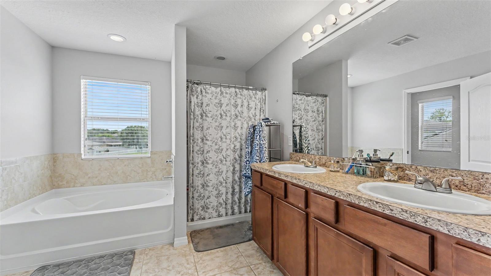 2746 Walden Woods Dr Property Photo 31