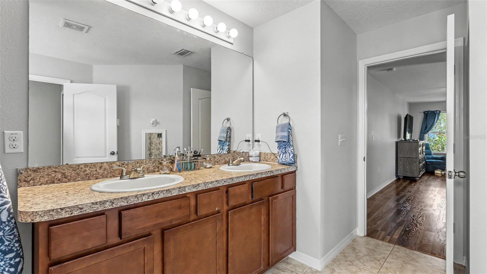 2746 Walden Woods Dr Property Photo 32