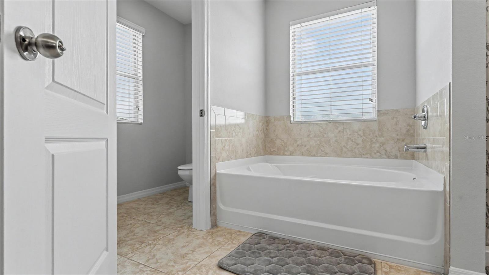 2746 Walden Woods Dr Property Photo 34