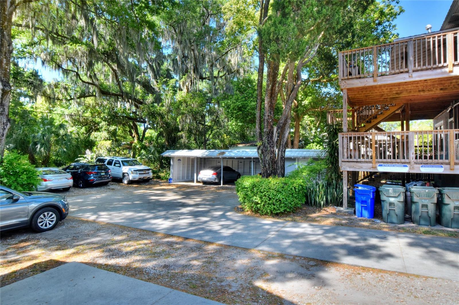 211 E Park St Property Photo 25