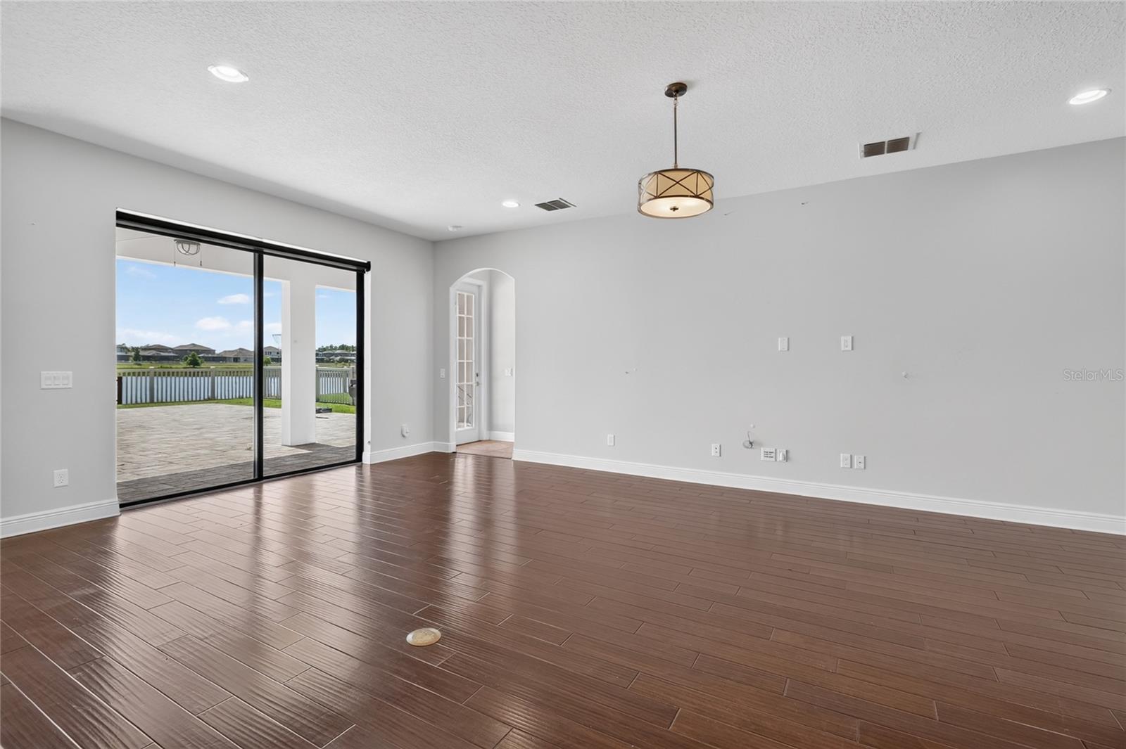 1806 Nature View Dr Property Photo 24