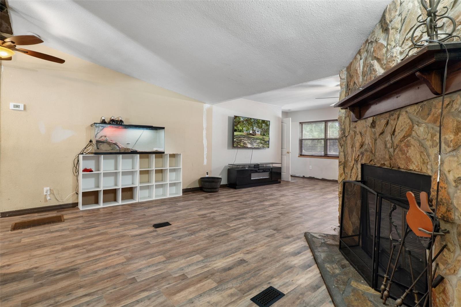 12042 Kamback Dr Property Photo 13