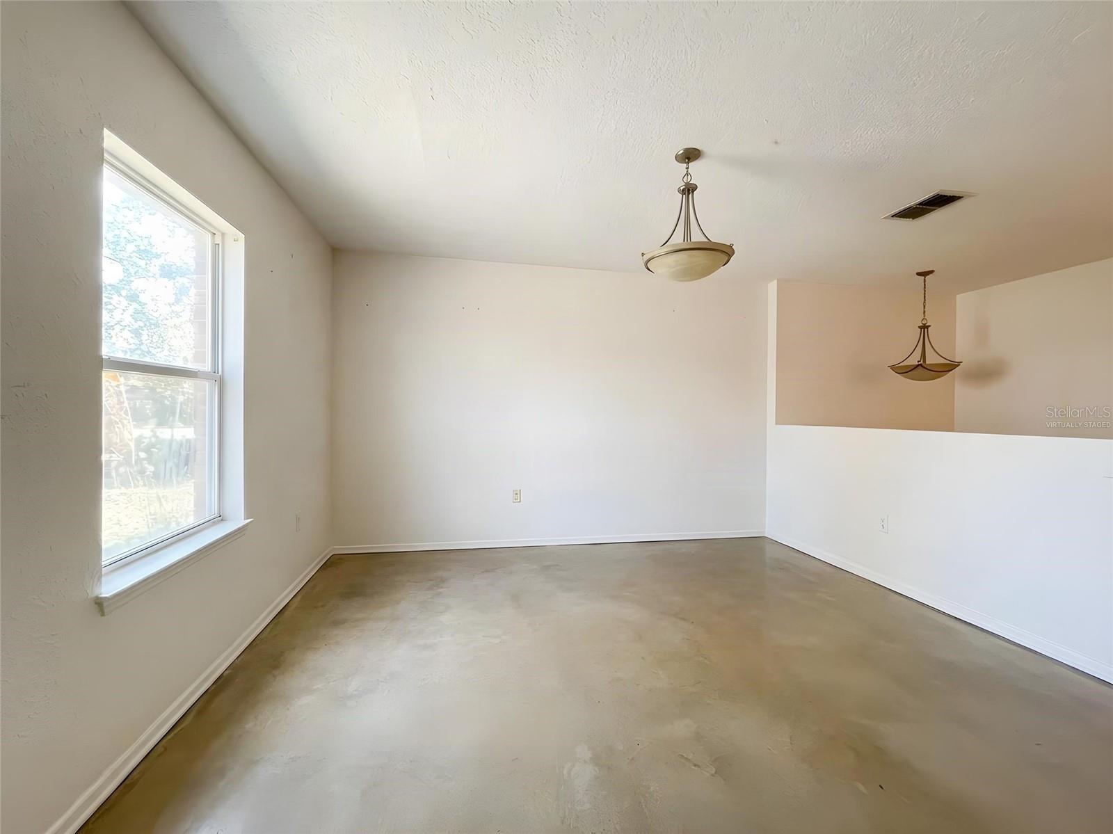 122 Flatfish Ct Property Photo 5